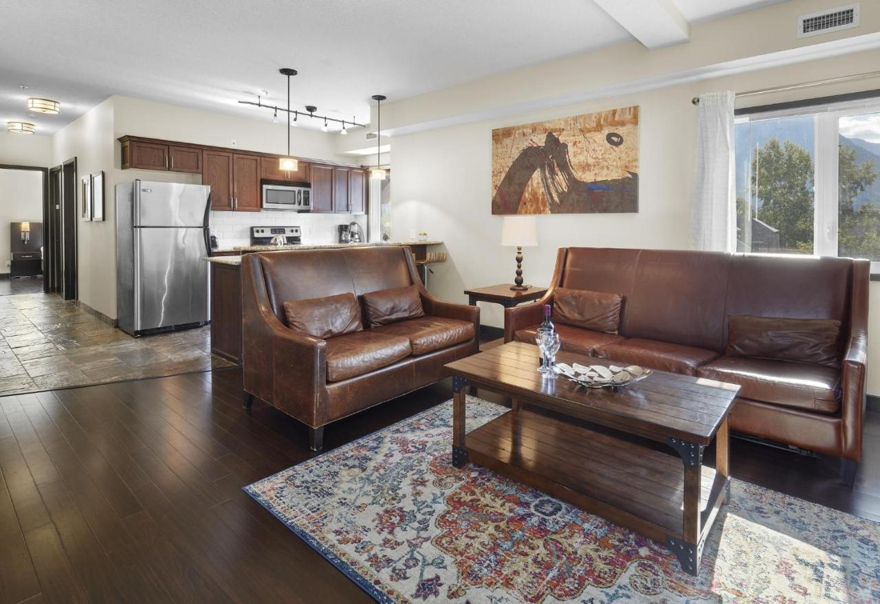 Sundance Suite - Beautiful Condo With Open Pool And Hot Tub Canmore Exterior photo