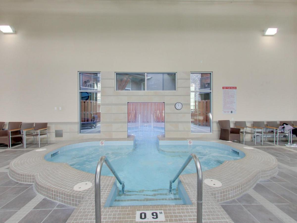 Sundance Suite - Beautiful Condo With Open Pool And Hot Tub Canmore Exterior photo
