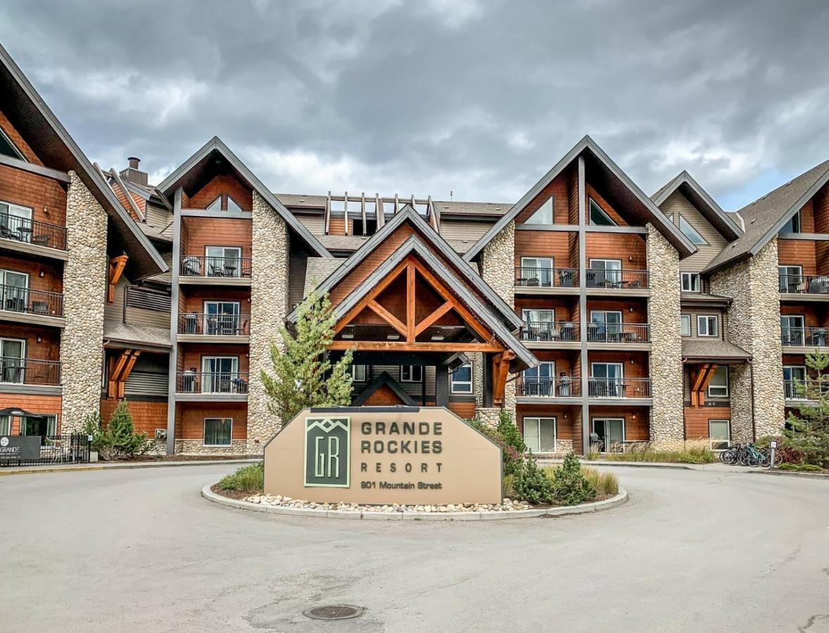 Sundance Suite - Beautiful Condo With Open Pool And Hot Tub Canmore Exterior photo