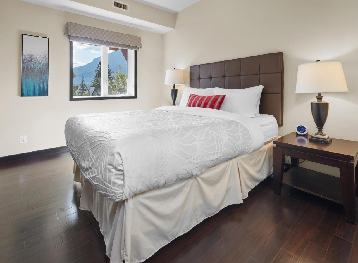 Sundance Suite - Beautiful Condo With Open Pool And Hot Tub Canmore Exterior photo